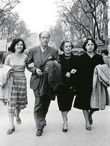 Xirau, amb la dona i les seves dues filles