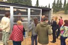 Els veïns de Viladamat porten una tona de deixalles al compostador