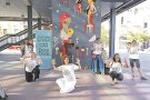 Un mural a la plaça Catalunya per a totes elles