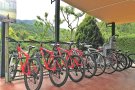 El Càmping Bassegoda Park té lloguer de bicicletes i diferents rutes de BTT