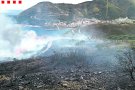 El foc forestal de Portbou calcina més de 48 hectàrees i mobilitza una setantena d’efectius