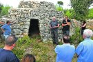 Un centenar de persones visiten les barraques restaurades del Pla Vinyers de Llers