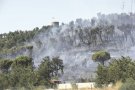 Alerta a la Jonquera per un nou foc que crema 4,3 ha arran del nucli urbà