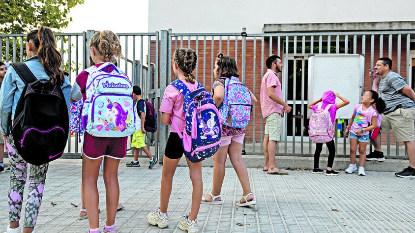 Més de 18.000 alumnes es pengen de nou les motxilles per l’inici del curs escolar