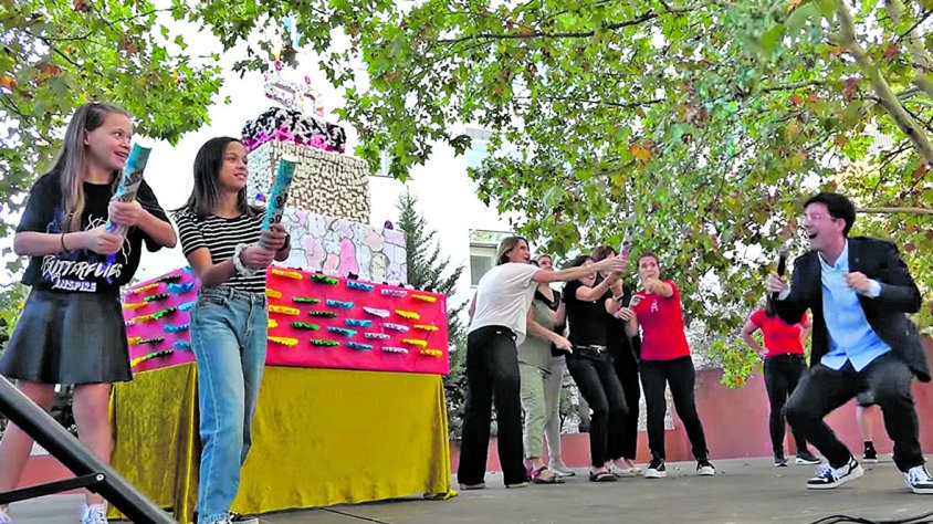 Mig segle educant els infants