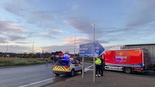 El personal docent talla l'N-II a Vilamalla i preveu quedar-s'hi fins a les 10 h