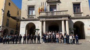 Mig miler de persones s'han concentrat a la plaça de l'Ajuntament de Figueres