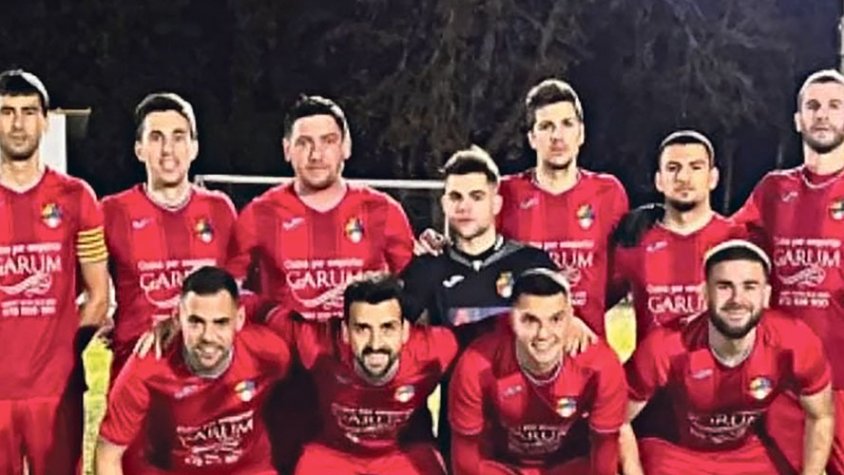 El Cistella goleja i respira