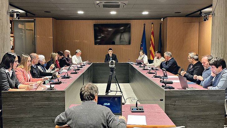 L’Escala adjudica la gestió de l’enllumenat públic a l’empresa Etra Bonal per 5 anys