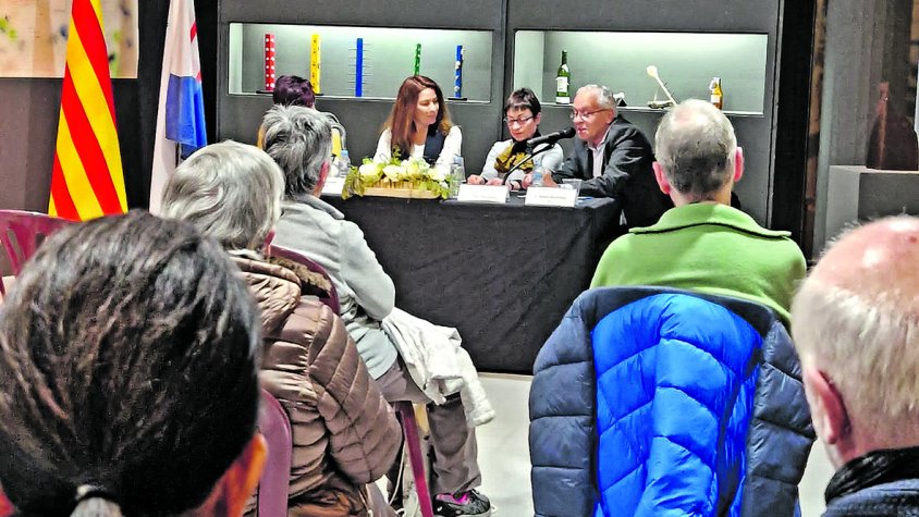 ‘Biokianas’ de Menéndez es presenta a la Casa de Cultura