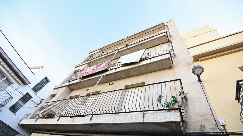 «L’Estat els tracta com si fossin els amos, i a mi com la boja que vol recuperar un pis»