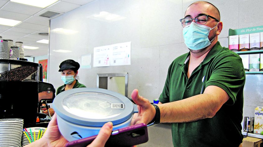 La cafeteria de l’hospital ofereix carmanyoles reutilitzables
