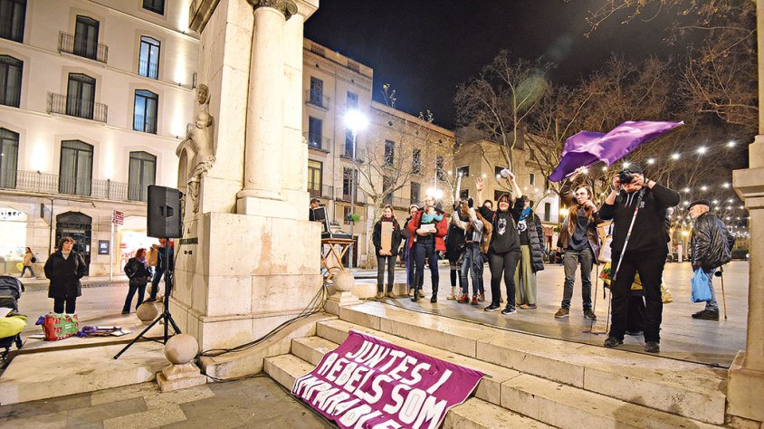 Març tenyit de lila a l’Alt Empordà