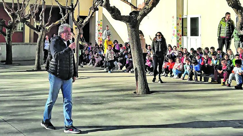 L’Escola Peñuelas de la  Jonquera estrena himne