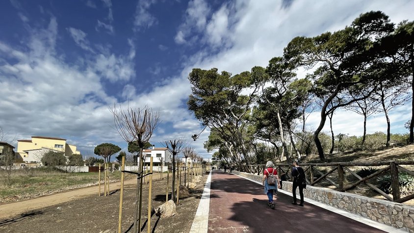 El passeig d'Empúries ja arriba fins al Riuet