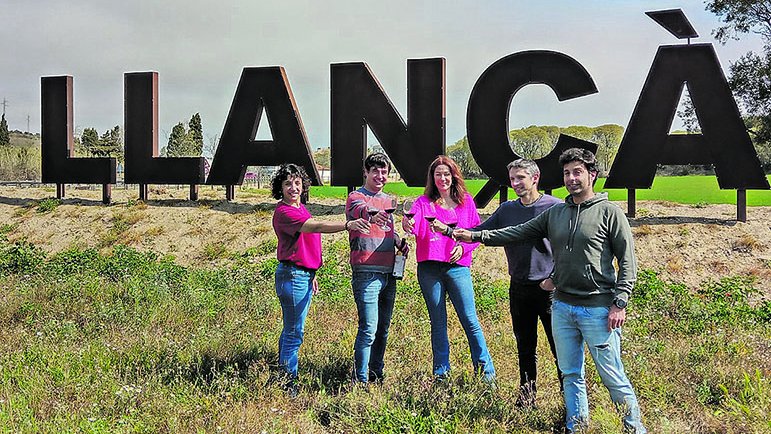 Plantaran vinyes a l’entrada de Llançà