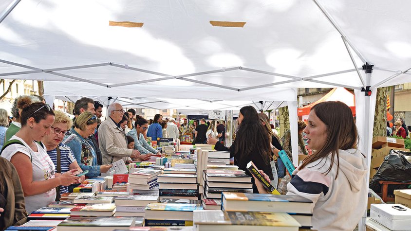 La pluja frena el millor Sant Jordi