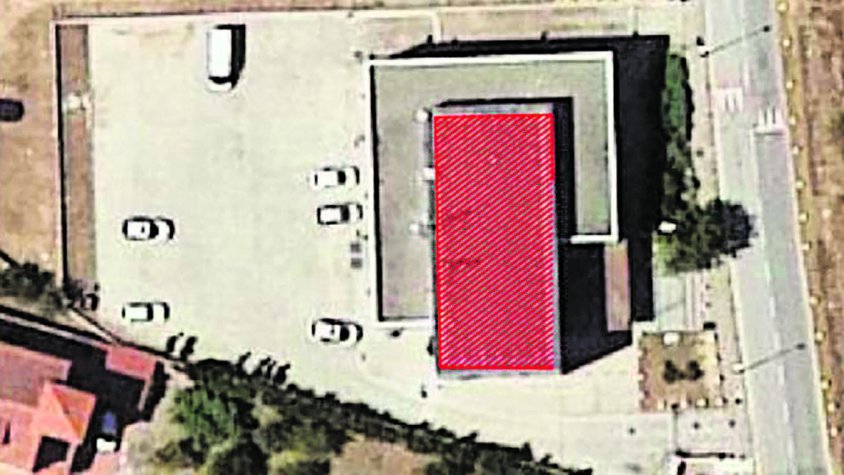 Instal·laran plaques solars a la comissaria de Roses