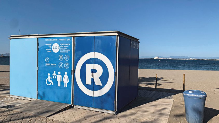 Roses posa en marxa els vuit mòduls sanitaris de les platges
