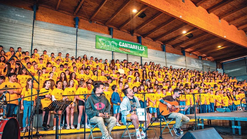 Els Stay Homas sorprenen a La Cantarella de Roses