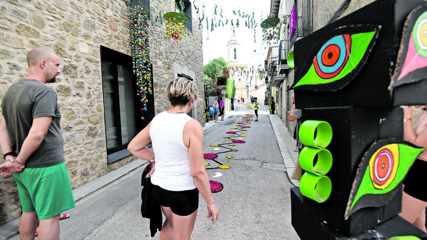 Borrassà s’omple de color