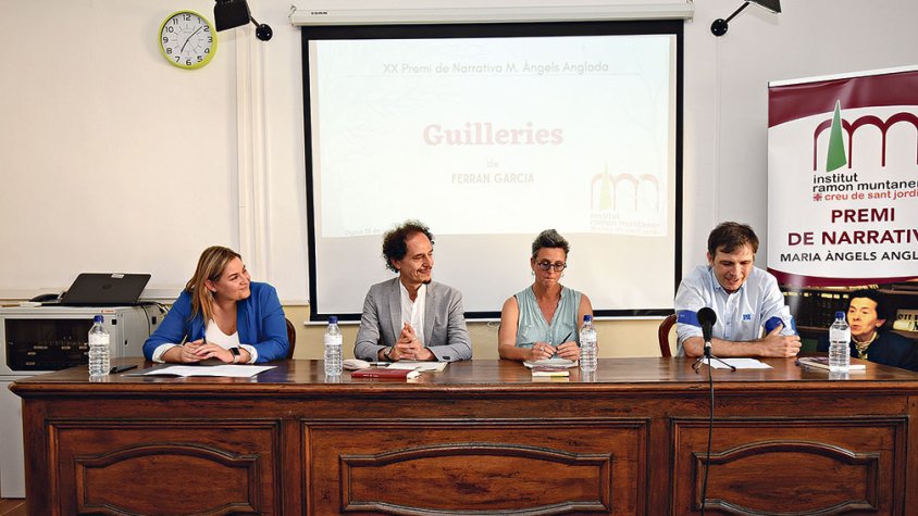 Ferran Garcia rep el XX Premi de Narrativa Maria Àngels Anglada