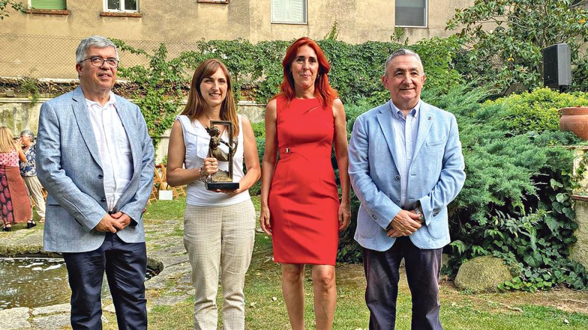 Mariona Serra rep el premi Empordà