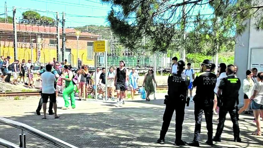 Més controls policials a l’estació de tren de Llançà