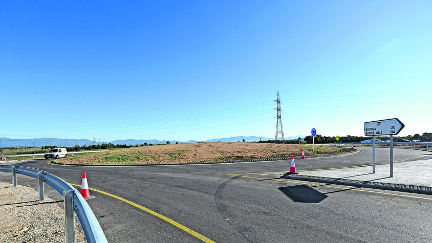 L’anhelada rotonda  de l’N-II a Garrigàs ja és una realitat