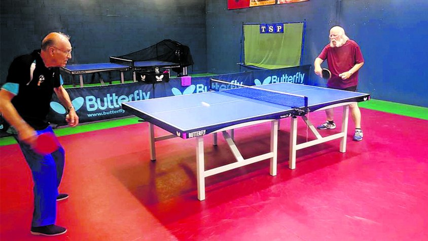 El CER l’Escala apropa la pràctica del tennis taula a la gent gran