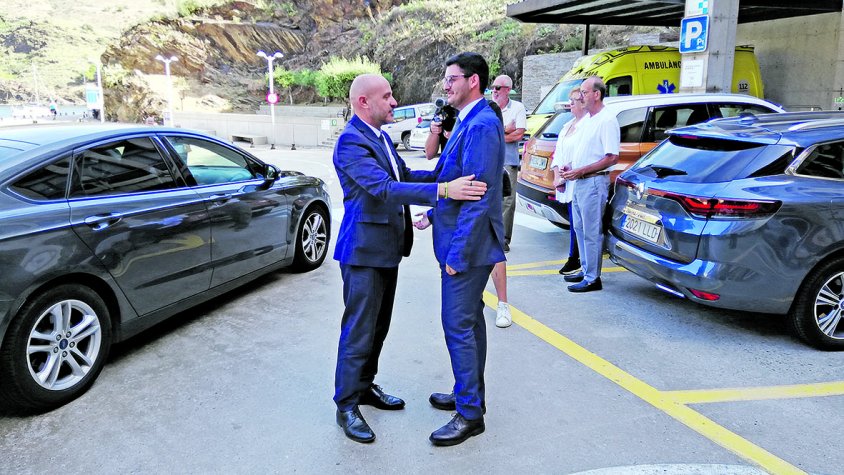 El delegat del Govern espanyol a Catalunya lloa els cossos de seguretat, a Portbou