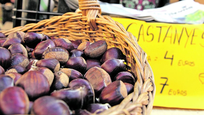 La Vajol celebra la cinquena Fira Transfronterera del Bolet i la Castanya 