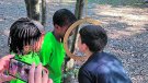 Jugar als Barris aposta per generar vincles entre veïns i veïnes al Parc Bosc