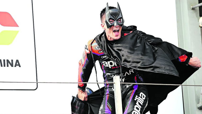 Maverick vola a Indonèsia