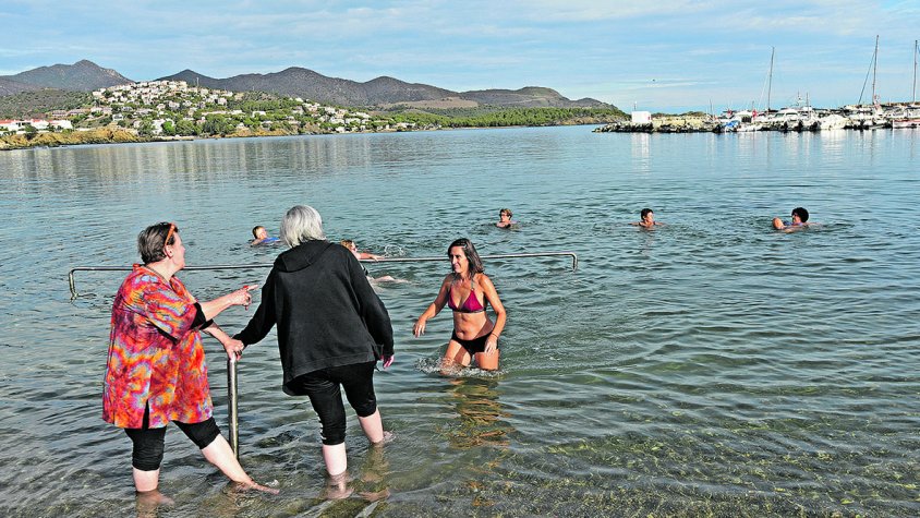 «El mar augmenta la capacitat de deixar el dolor en segon terme»