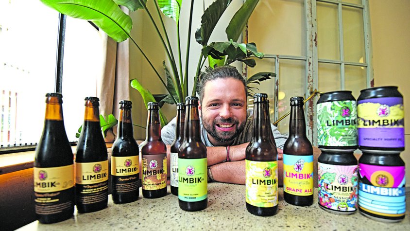 «Estem fent una cervesa d’albercocs de Terrades i taronges» 