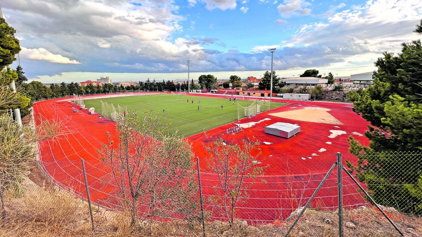 Tancament i nou tartan, al març