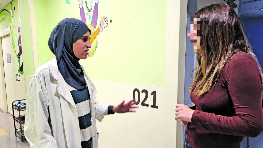 Ofereixen un servei gratuït de canguratge a l’hospital