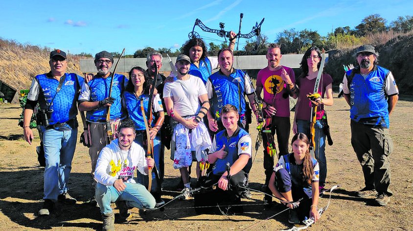 El Figueres es penja set metalls a Campllong