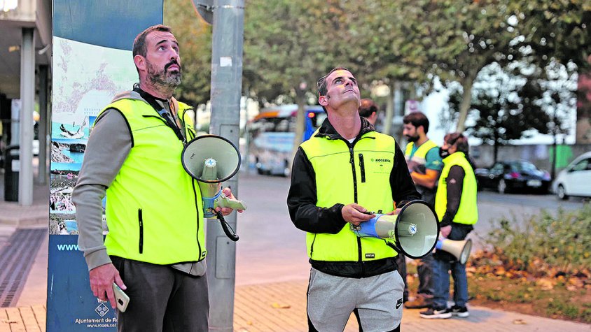 Roses foragita els estornells amb sons i llums