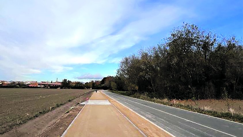 Carril bici i espai de vianants en construcció