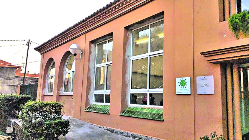 Bàscara renova els tancaments de l’escola