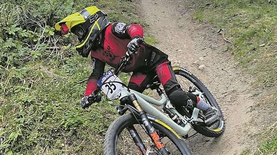 Cesc Brugat clou un any de medalla