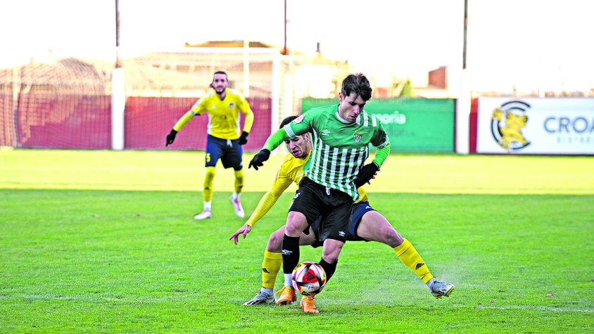 L’Escala obté un punt del derbi i el Peralada ja guanya en el 2024