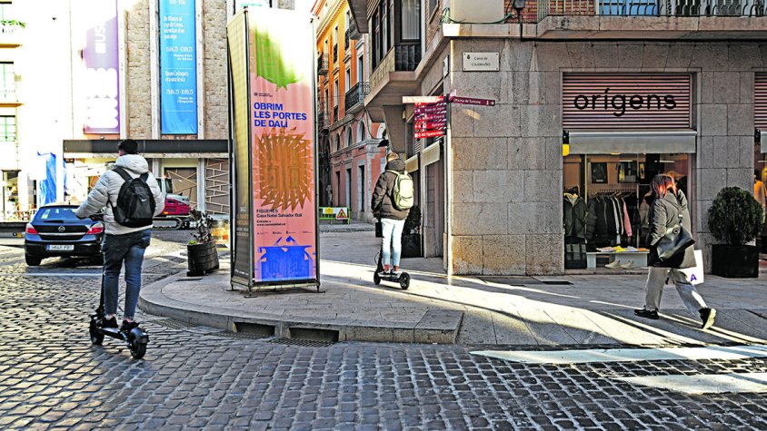 Divendres començaran a sancionar els conductors de patinets elèctrics incívics