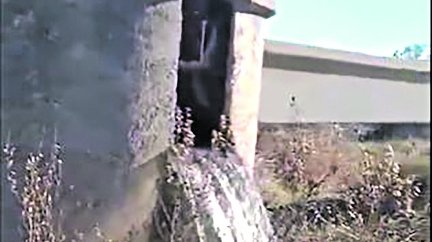 Denuncien un malbaratament de l’aigua durant el Nadal per mala planificació