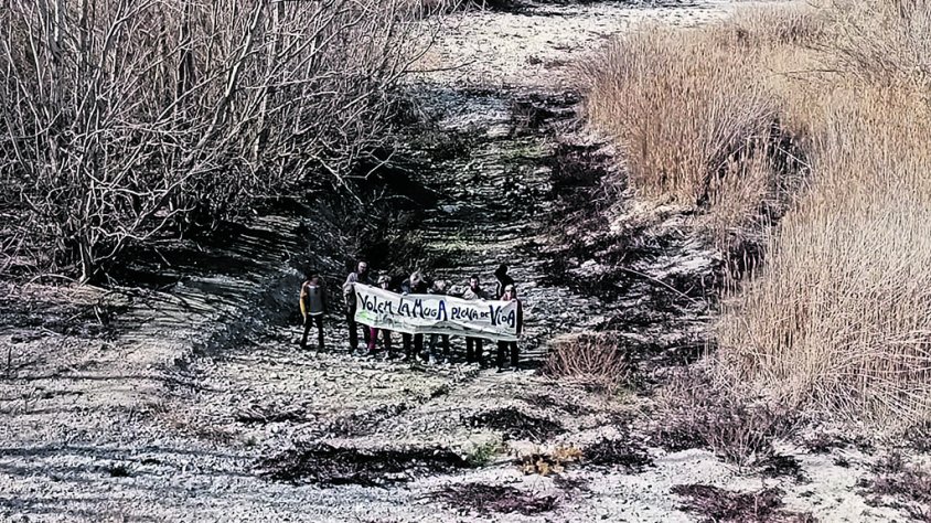 Denuncien que la Muga ja té 6 km secs i que amb la reducció de cabal ‘morirà’