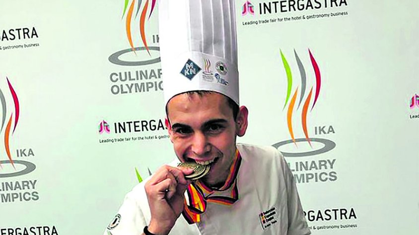 Arnau Triola es penja dos bronzes als JJOO culinaris de Stuttgart 2024