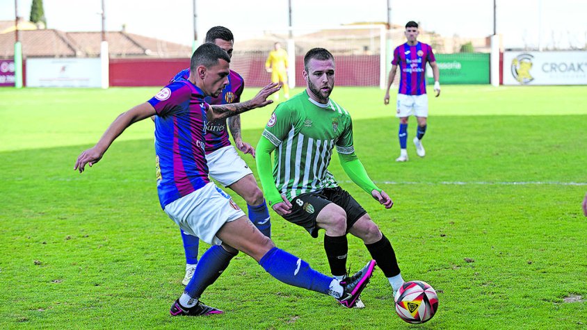 El Peralada i l’Escala es reparteixen els punts en un derbi igualat