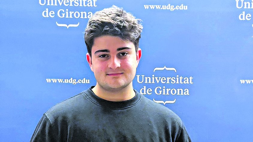 Jokin Casado rep el premi a la millor recerca científica